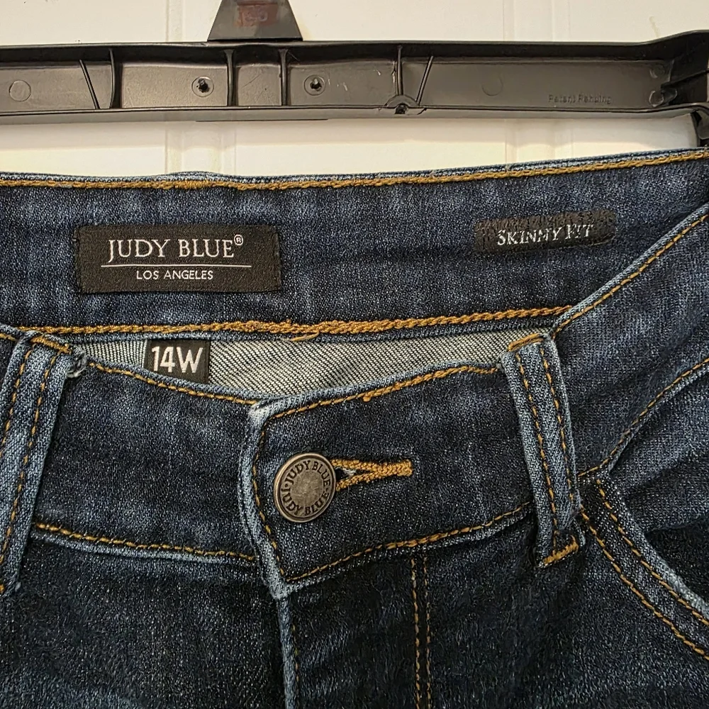 Judy Blue Distressed Skinny Jeans 14W High Stretch Cool Girl Denim - Picture 3 of 10